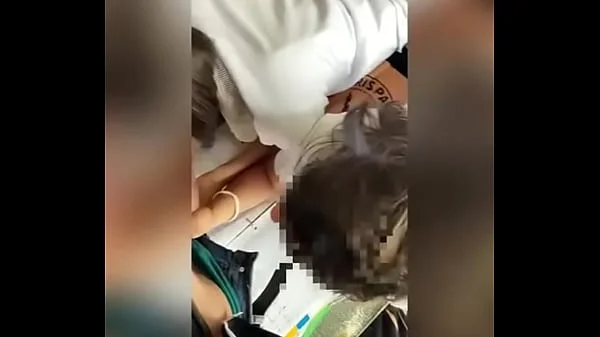 Cómo COGERTE a tu Media HERMANA Colegiala y a su AMIGA de la Escuela! Espiando a Dos Lesbianas Haciendo Tarea en el CUARTO! Trío Amateur con mi Hermana y su Amiga de la Escuela! Lesbianas Mexicanas #1